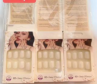 UNHA POSTICA COM AUTOCOLANTE -BRNCO-12CAXINHA COM 24PCS/3.16